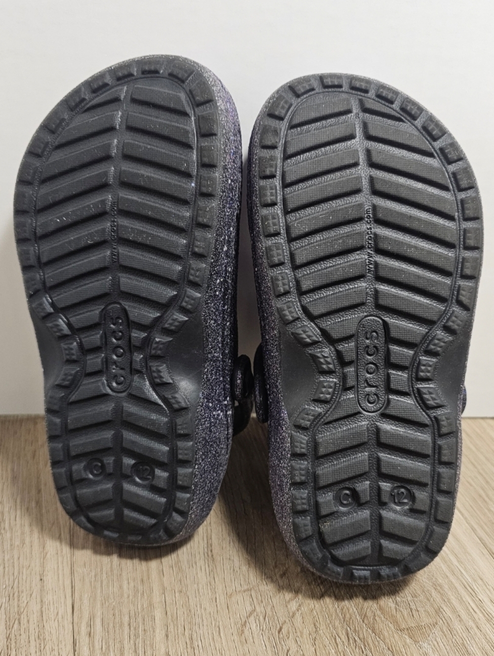 Crocs Kids' Classic Lined Space Glitter – Purple Moon – Glow-in-the-Dark (12) - Picture 5 of 5